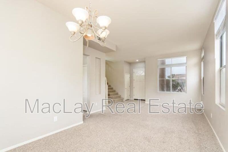 Chandler House: 3661 S Barberry Place