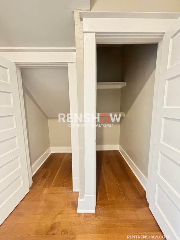 Memphis House: 59 N Willett St
