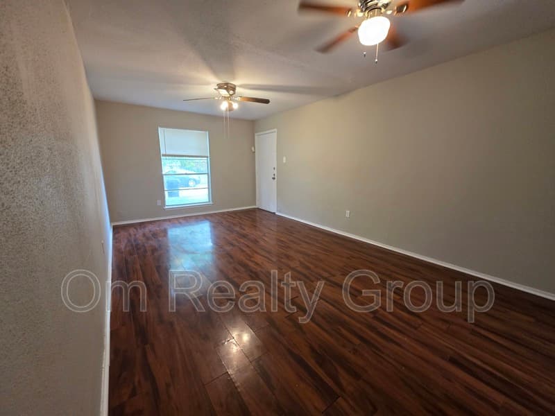 Houston House: 12722 Shannon Hills Dr,