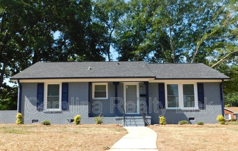 Charlotte House: Thriftwood Drive