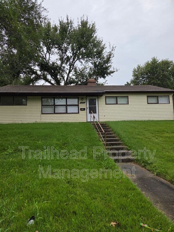 Kansas City House: 7805 E 114th St
