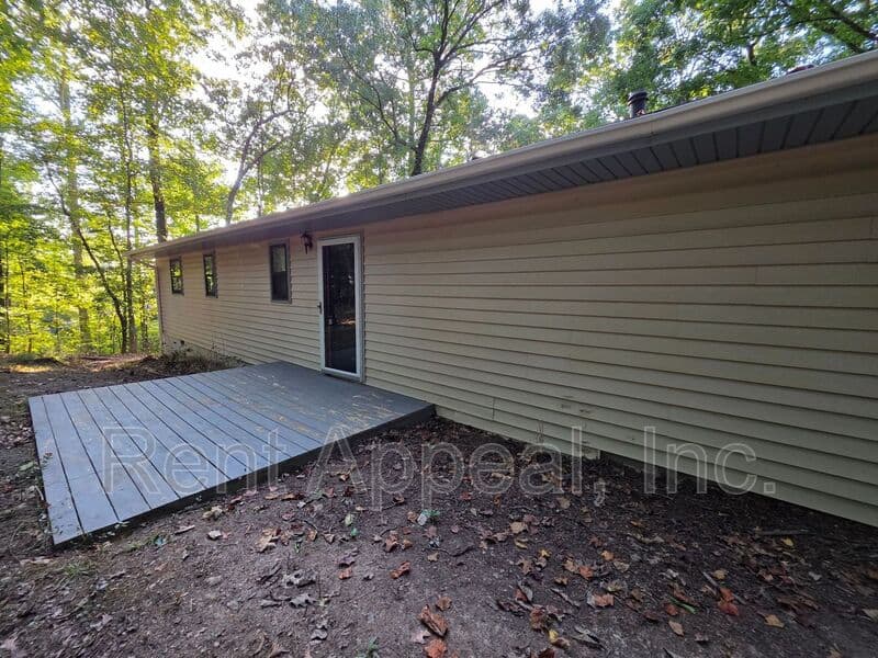 Suwanee House: 3734 Smithtown Rd