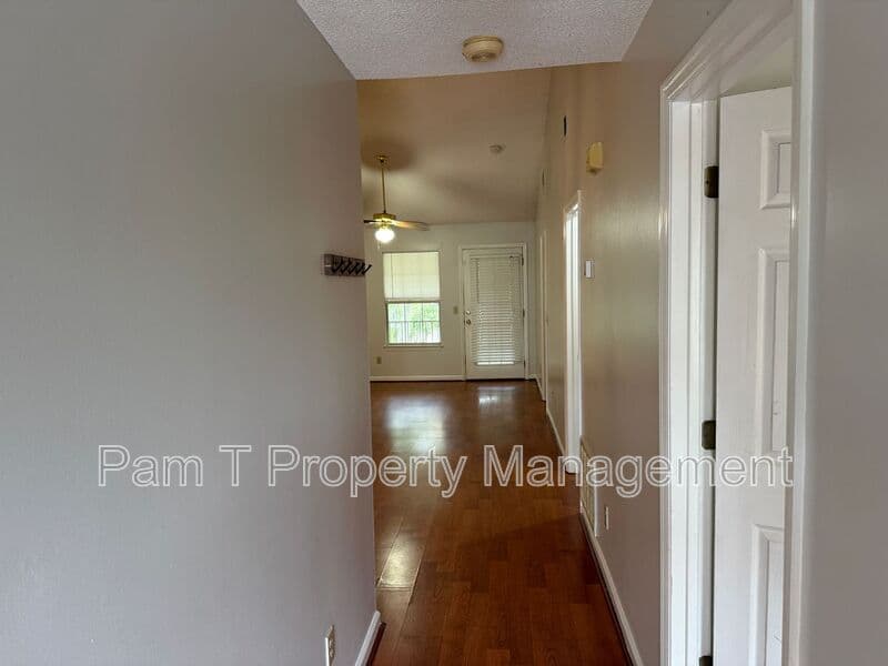 Savannah Condo: 211 Edgewater Rd
