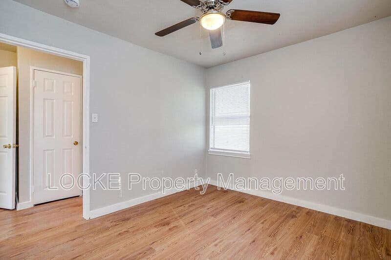 Fort Worth House: 3417 S University Dr