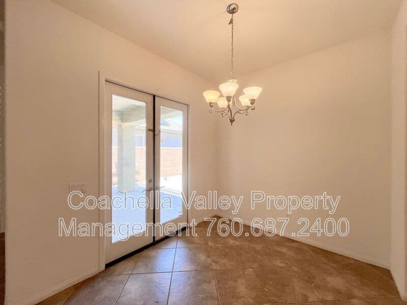 Cathedral City House: 511 Via Assisi