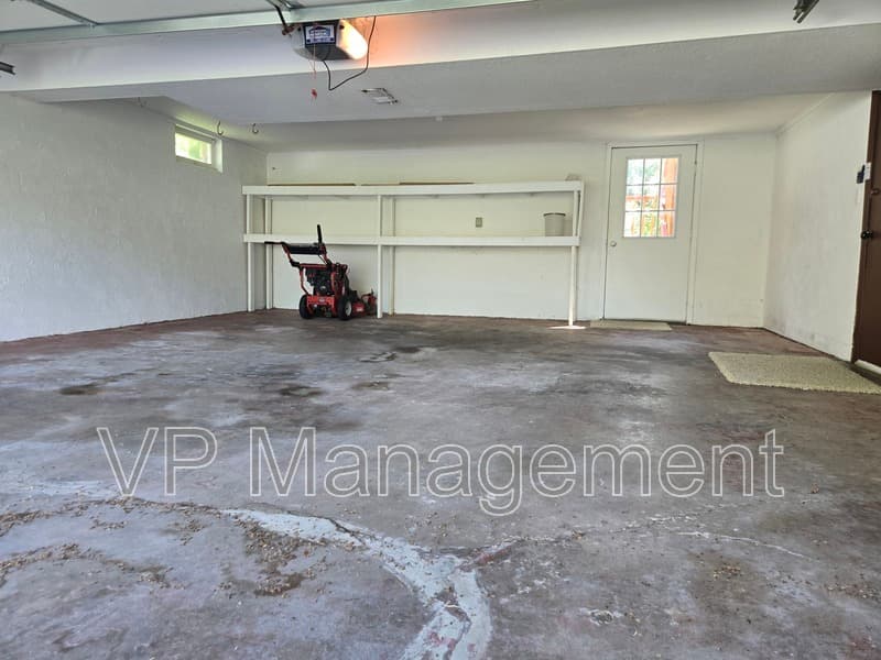 Bettendorf House: 1109 33rd St