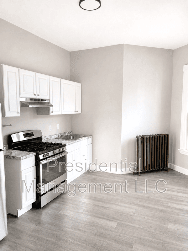Waterbury Condo: 66 Holmes Ave