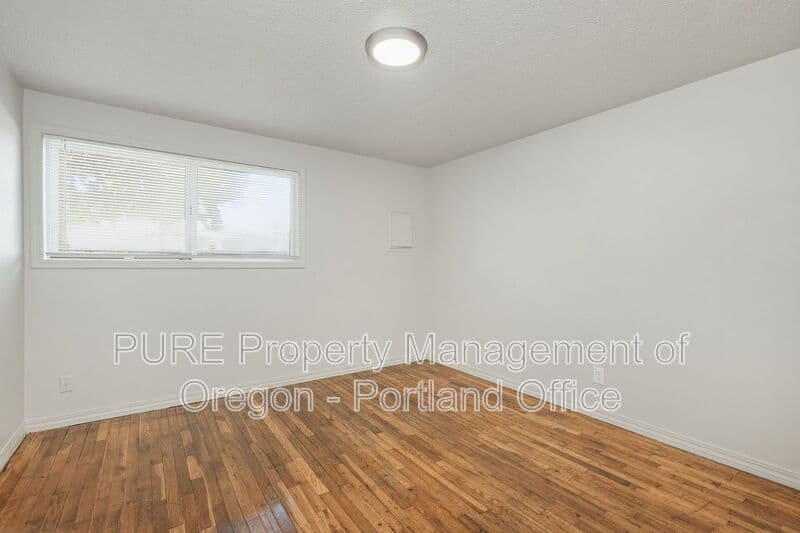 Portland Apartment: 18411 E Burnside St