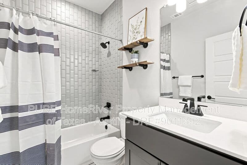 Georgetown House: 336 Berkeley Pl