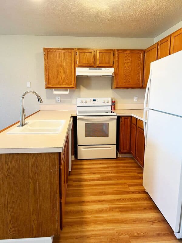 Springfield Townhome: 782 North Cloverleaf Loop