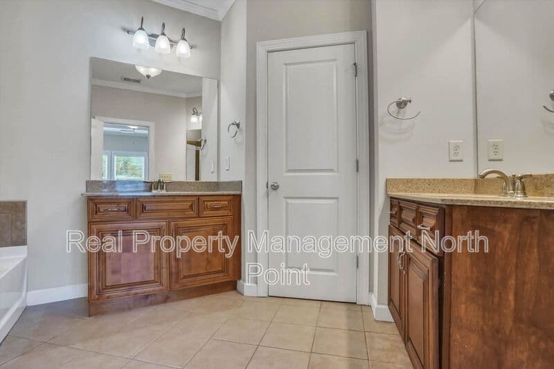 Decatur House: 3026 Eltham Pl