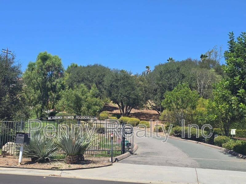 Escondido House: 9603 Indian Creek Way
