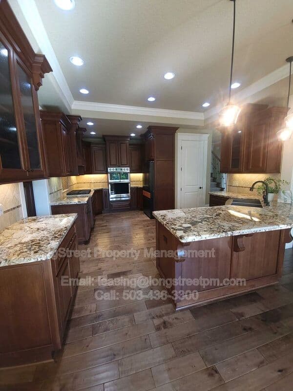 Portland House: 9739 NW Henry Ct