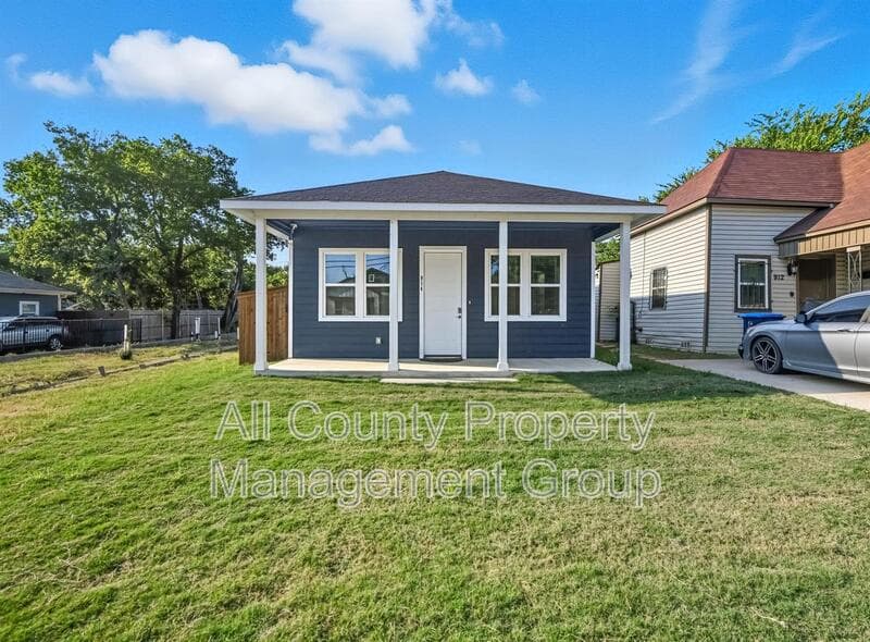 Fort Worth House: 914 East Tucker