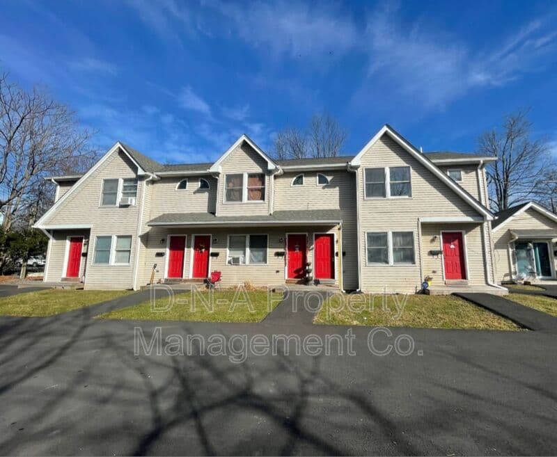 East Stroudsburg Condo: 332 Monroe St