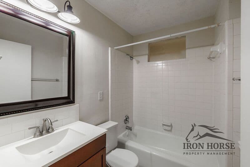 Athens House: 160 Harold Drive
