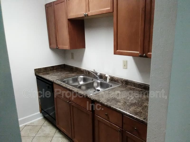 Huntsville Apartment: 2021 Highridge Drive SW
