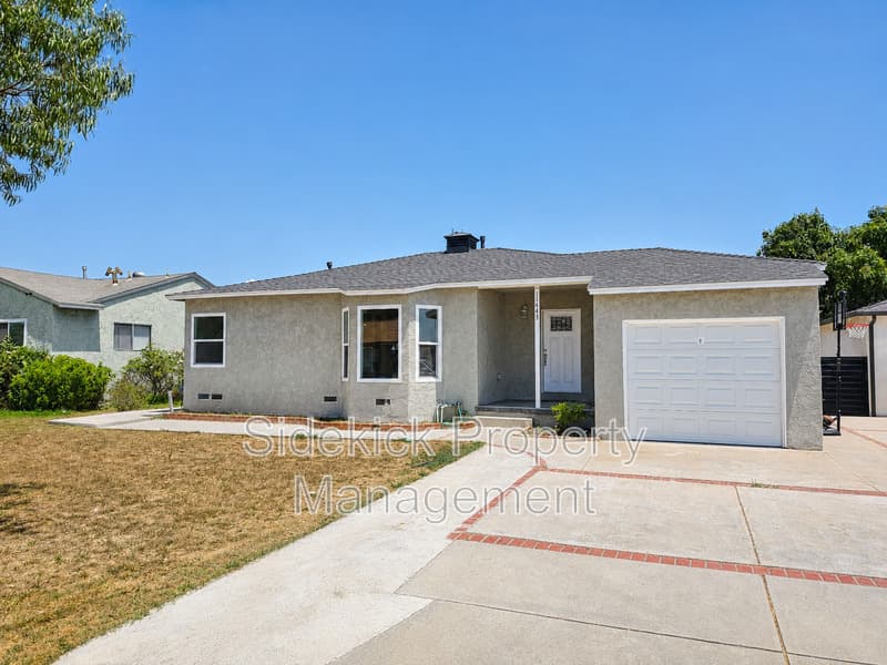 Whittier House: 11443 Dicky St