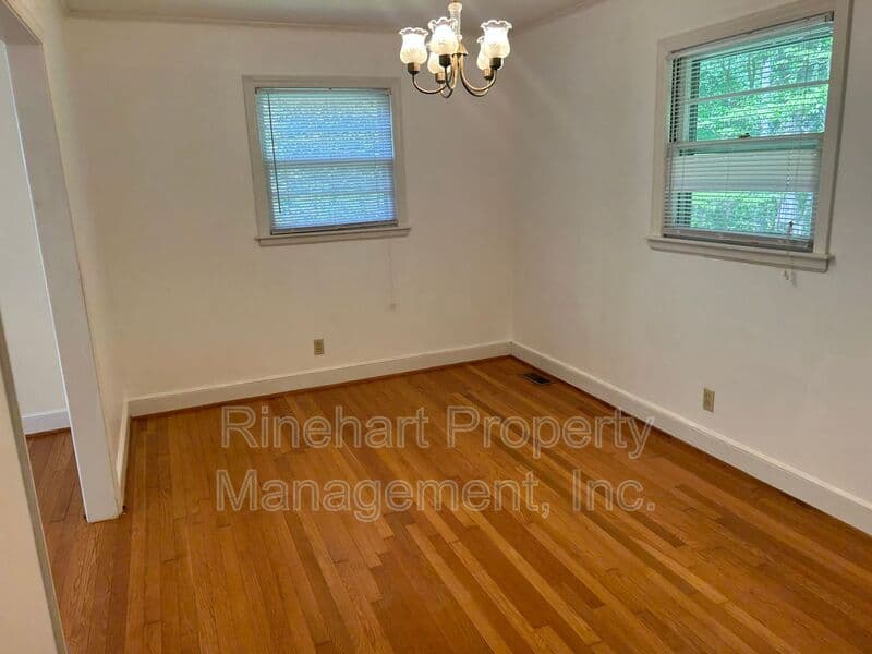 Rock Hill House: 1232 Melrose Drive