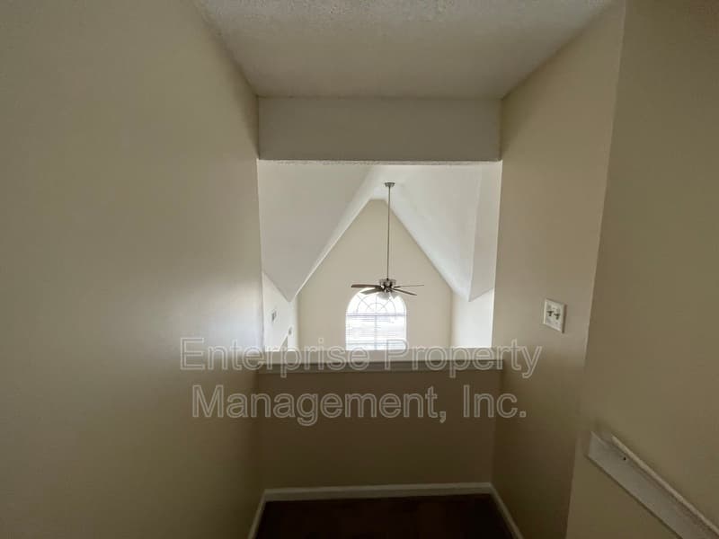 Cordova House: 6869 Century Oaks Dr
