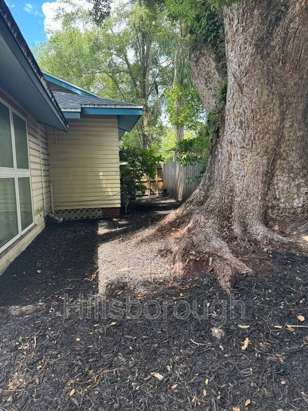 Tampa House: 1403 E Paris St