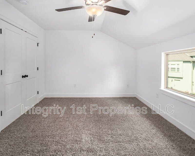 Kansas City Townhome: 8819 N Helena Ave