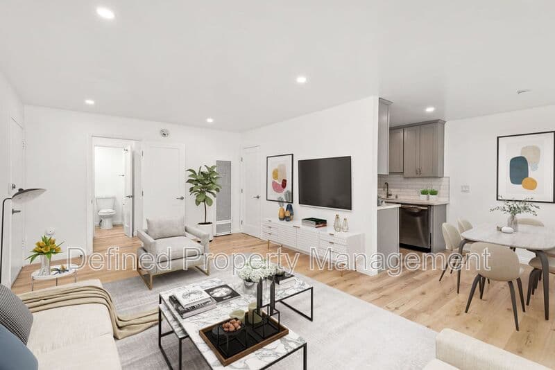 Los Angeles Condo: 1823 S. St Andrews Place