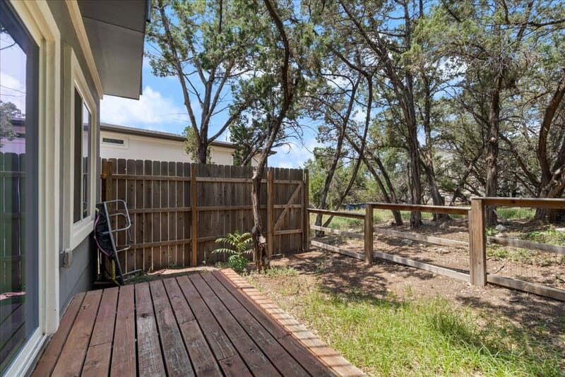 Lago Vista Condo: 5800 Club House Drive A