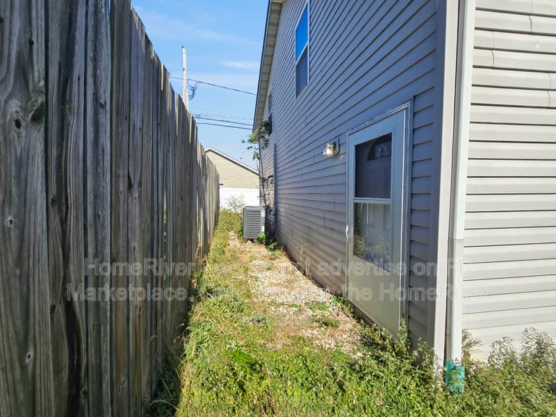Lebanon Condo: 514 E Washington St