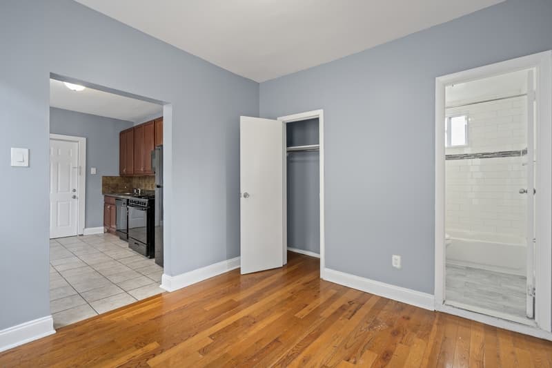 Bayonne Condo: 46 East 14th Street - 2R