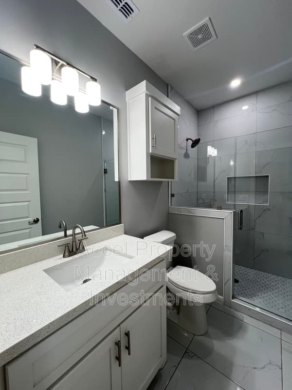 Alamo Condo: 1122 Country Club Drive