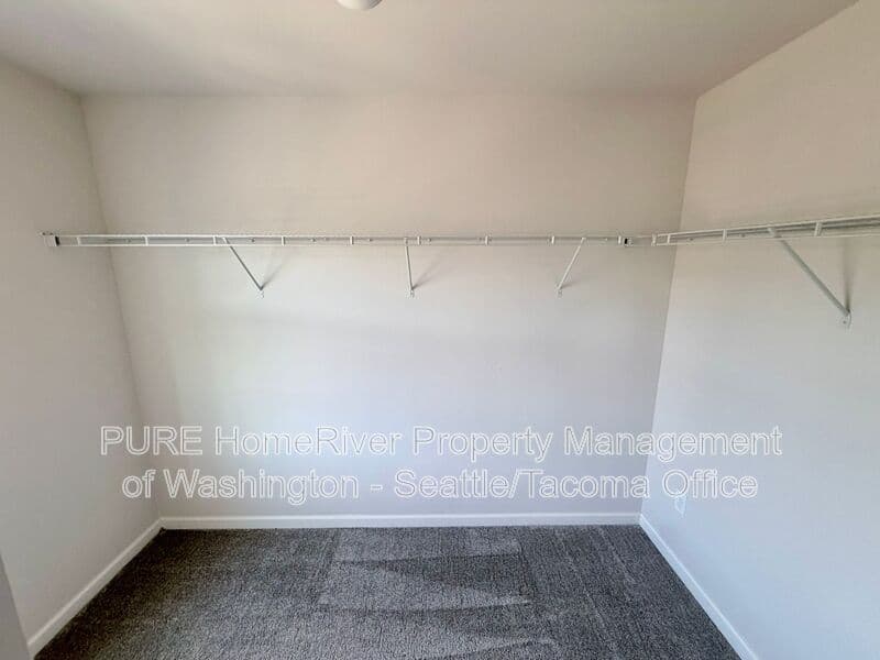 Lacey House: 5445 50th Loop SE