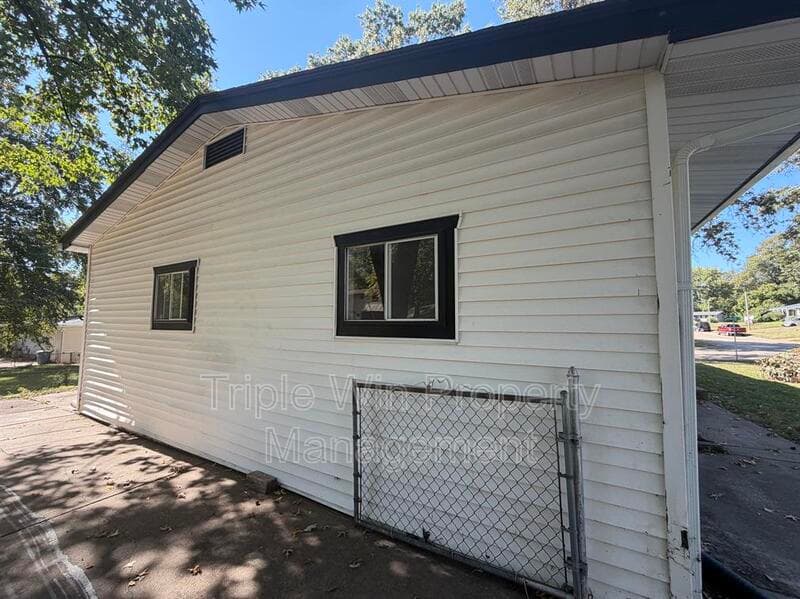 Hazlewood House: 8314 Richwood Ln.