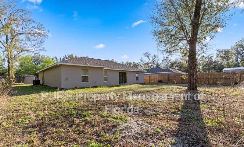 Ocala House: 11165 NW 7th Street