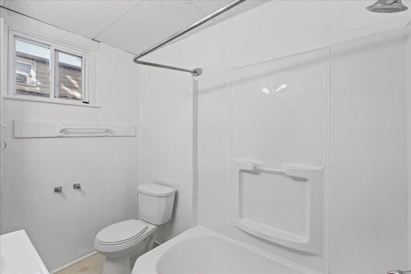 Audubon Condo: 504 Cedarcroft Ave. - C