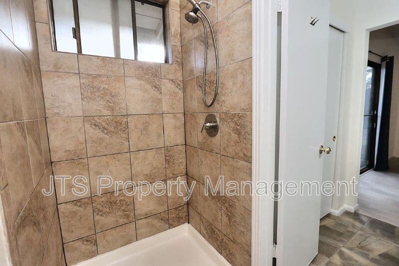 Sacramento House: 7400 Deltawind Drive