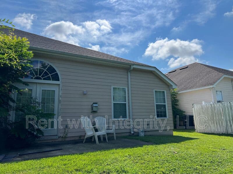 Tallahassee House: 1060 Kingdom Drive