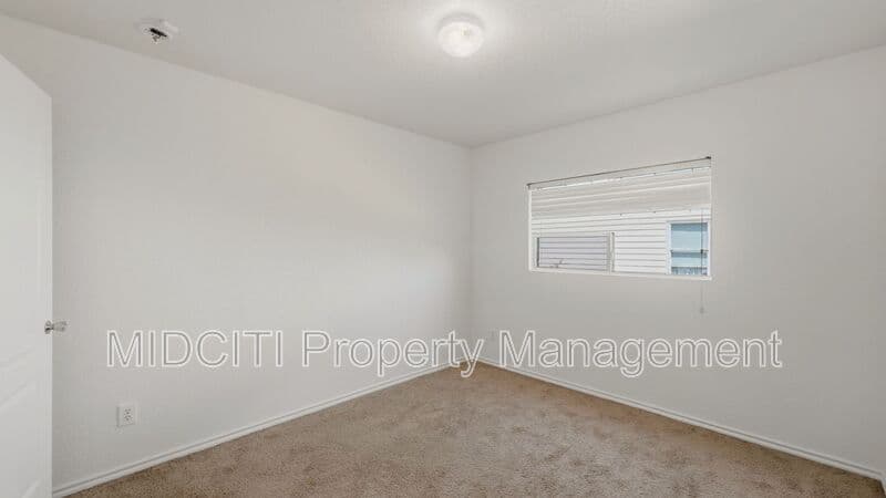 New Braunfels House: 3248 Northwest Blvd
