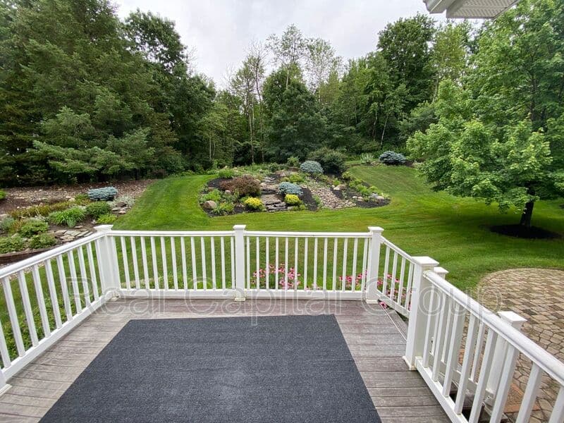 Loudonville House: 26 Cheshire Way