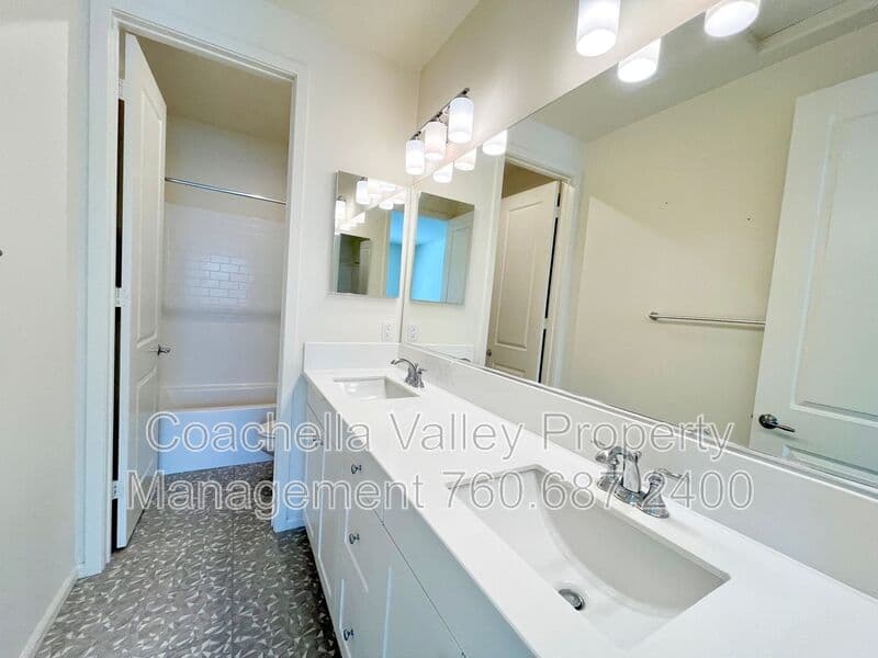 Indio House: 84443 Passagio Lago Way