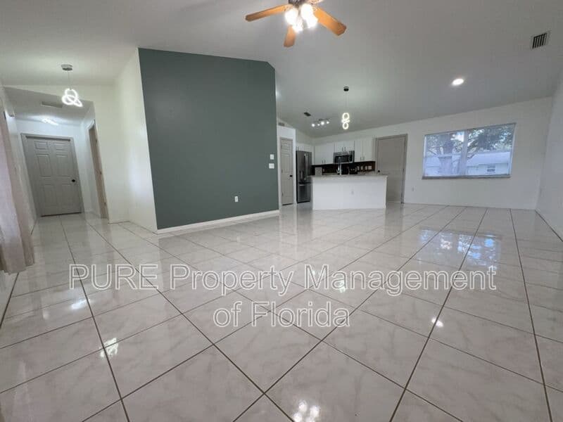 Ocala House: 645 NW 65th St