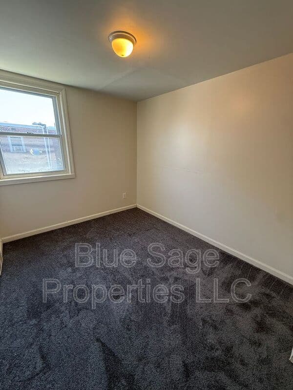 Linwood House: 1427 Simpson St