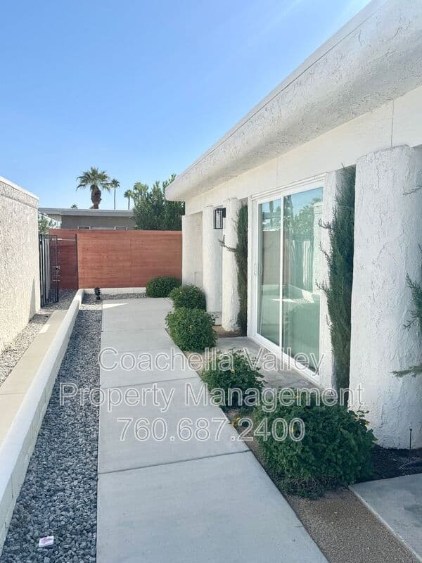 Palm Desert House: 73525 Shadow Mountain Dr