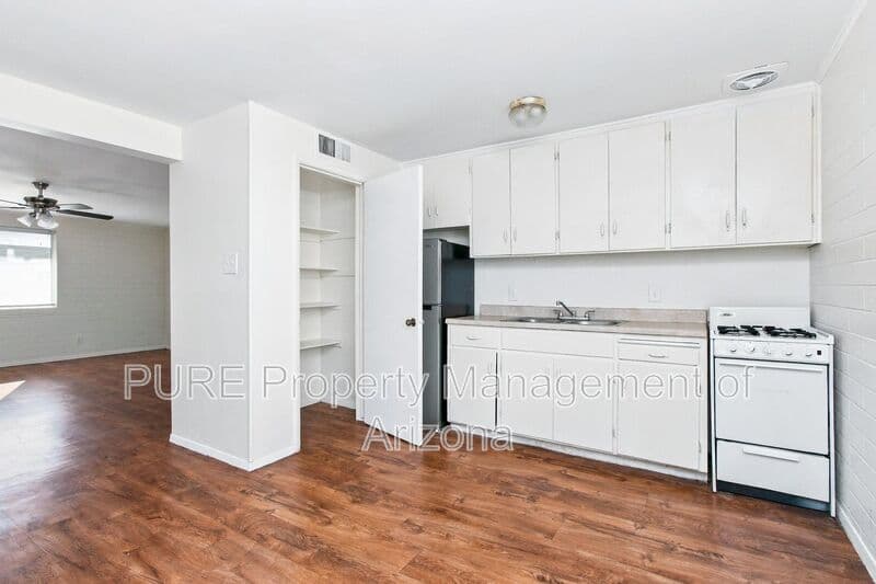 Mesa Condo: 221 E 2nd Ave