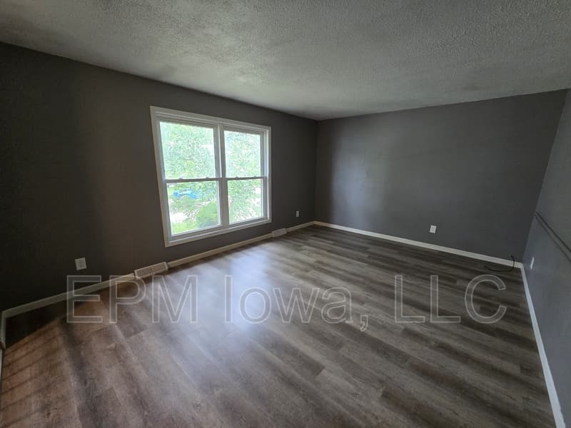Waterloo House: 1242 Edgewood Drive