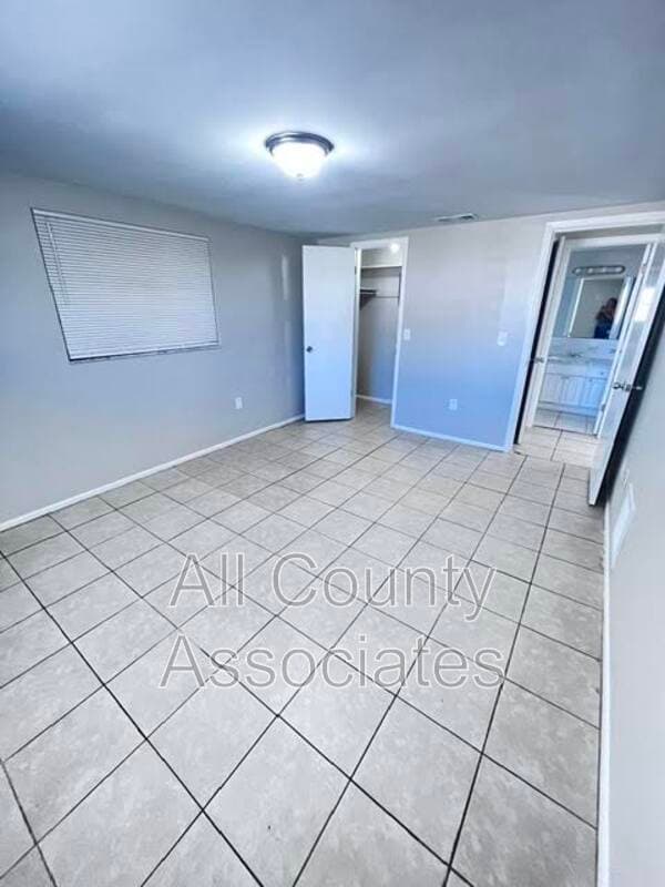 Port Richey House: 11115  Yellowwood