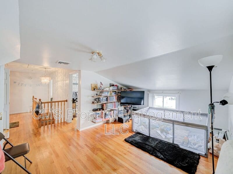 Carteret House: 74 Markowitz St