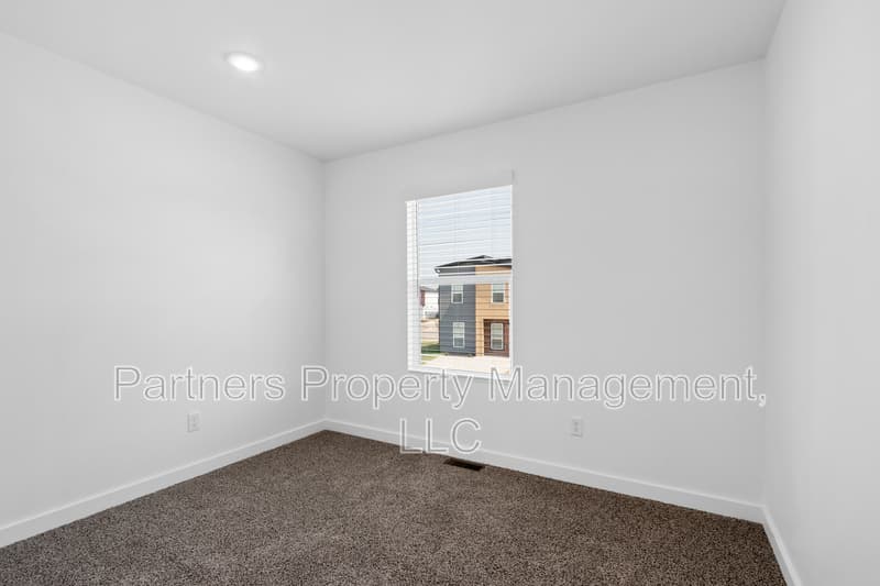 Centerton House: 881 Ventnor Avenue