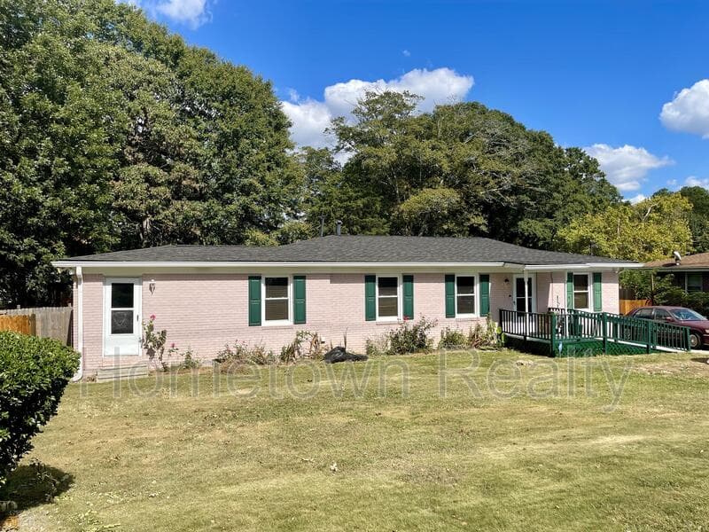 Riverdale House: 269 Valley Hill Road