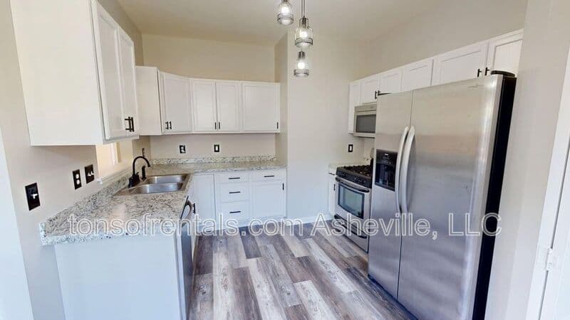 Swannanoa House: 111 Woodcreek Circle